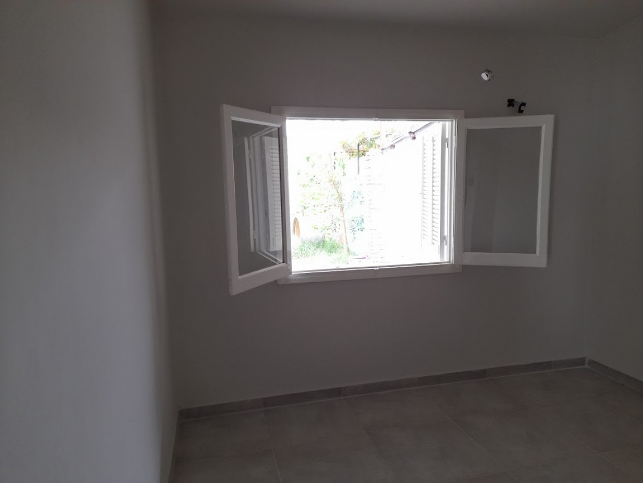 SE VENDE casa remodelada en B Mosconi