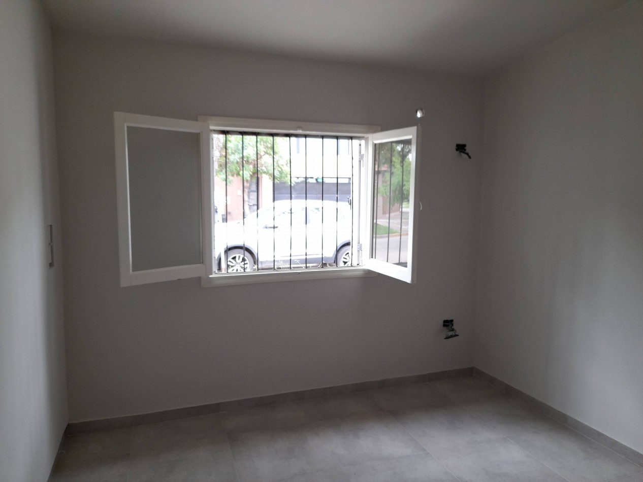 SE VENDE casa remodelada en B Mosconi