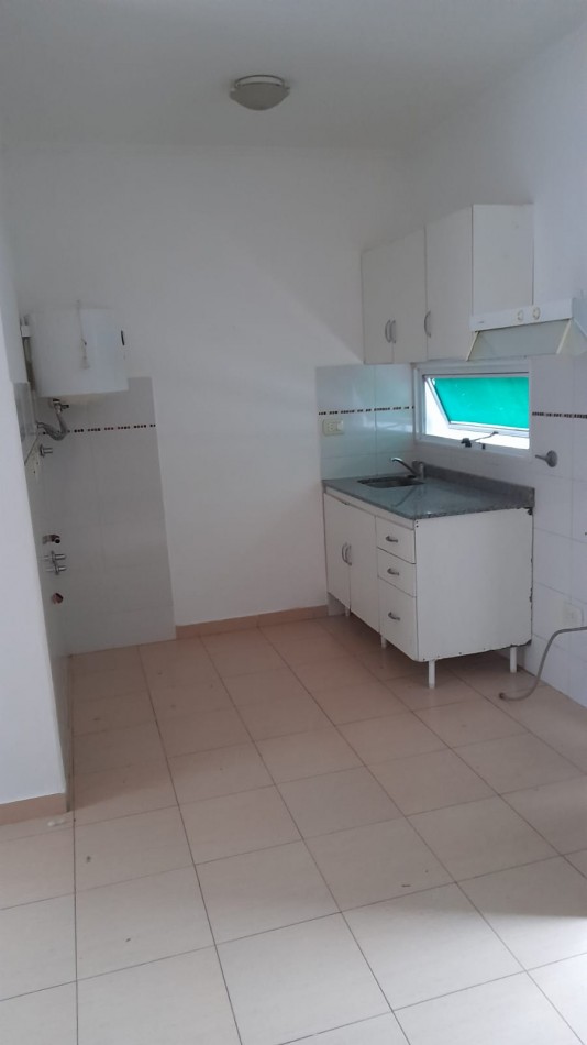SE ALQUILA DPTO DE 1 DORMITORIO + COCHERA