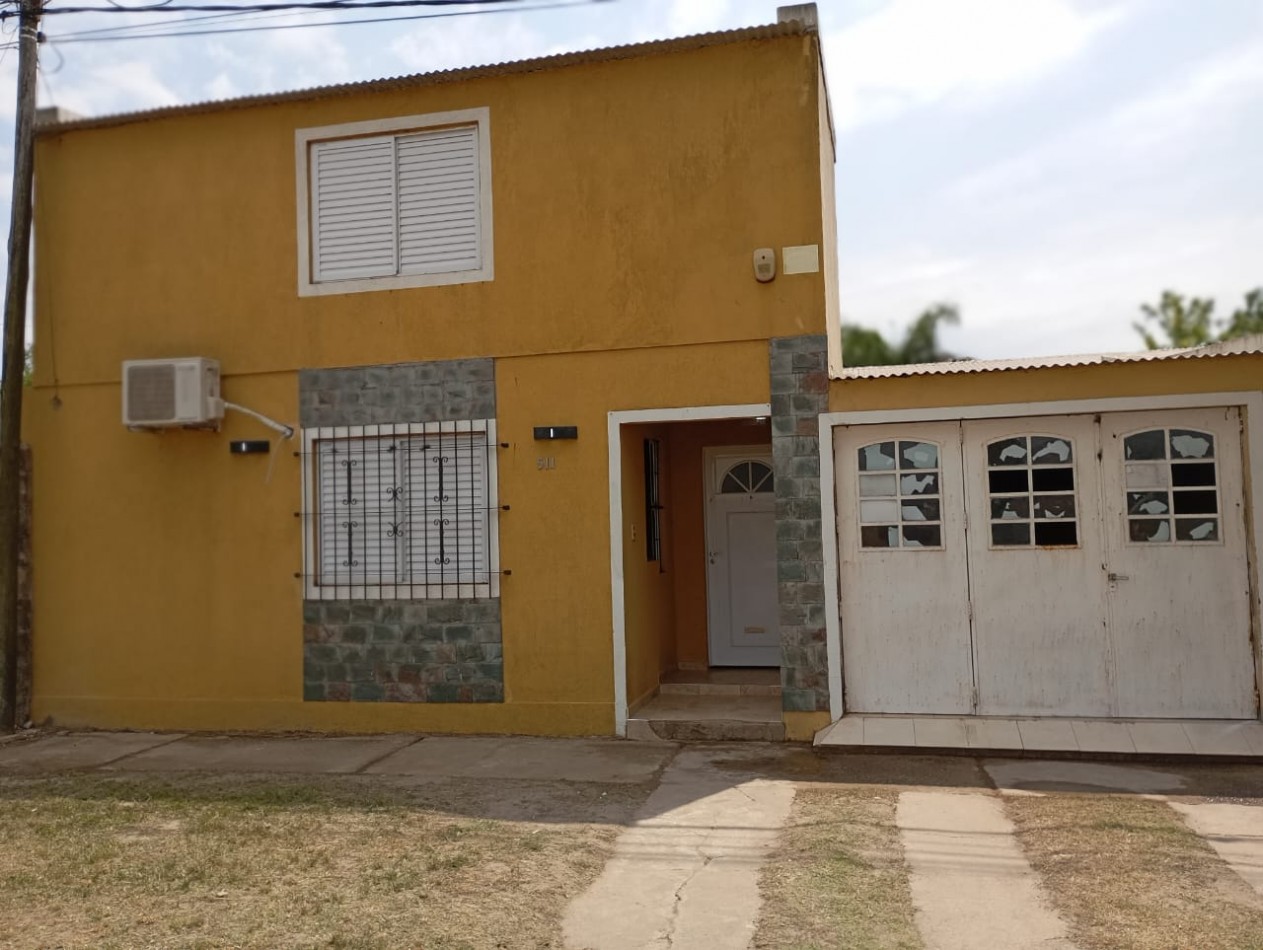 SE ALQUILA CASA DE 3 DORMITORIOS CON SPLITS
