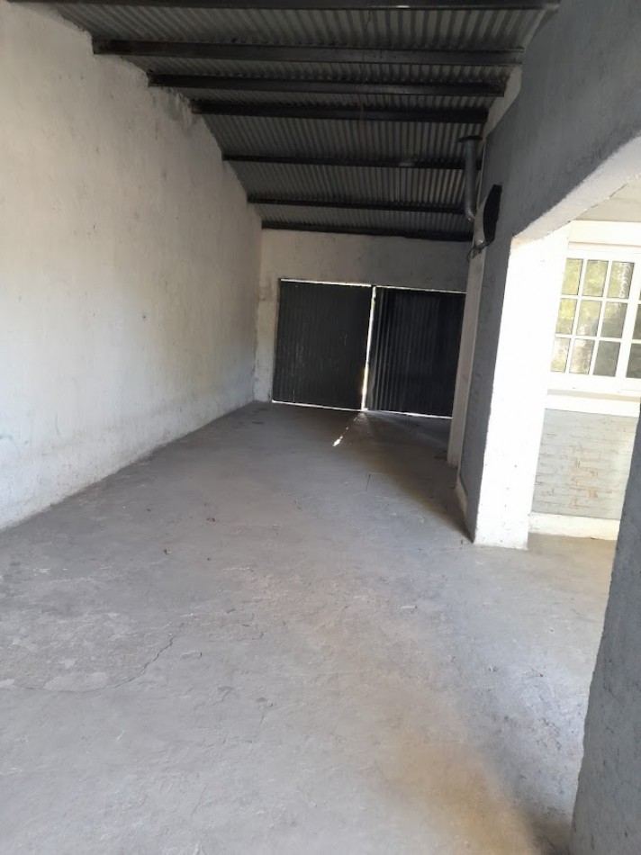 SE ALQUILA CASA DE DOS DORMITORIOS