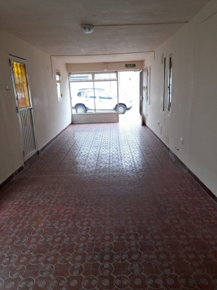 SE ALQUILA LOCAL COMERCIAL B 9 DE JULIO