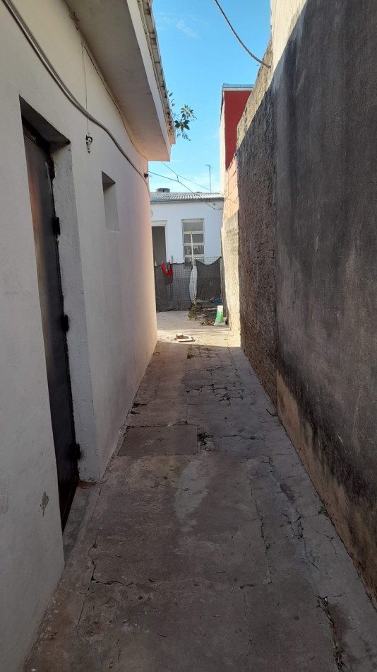 SE ALQUILA CASA DE 2 DORMITORIOS B MOSCONI