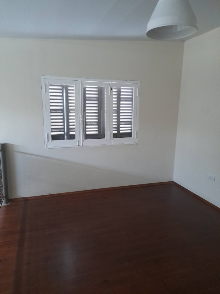 SE ALQUILA CASA INTERNA B 9 DE JULIO